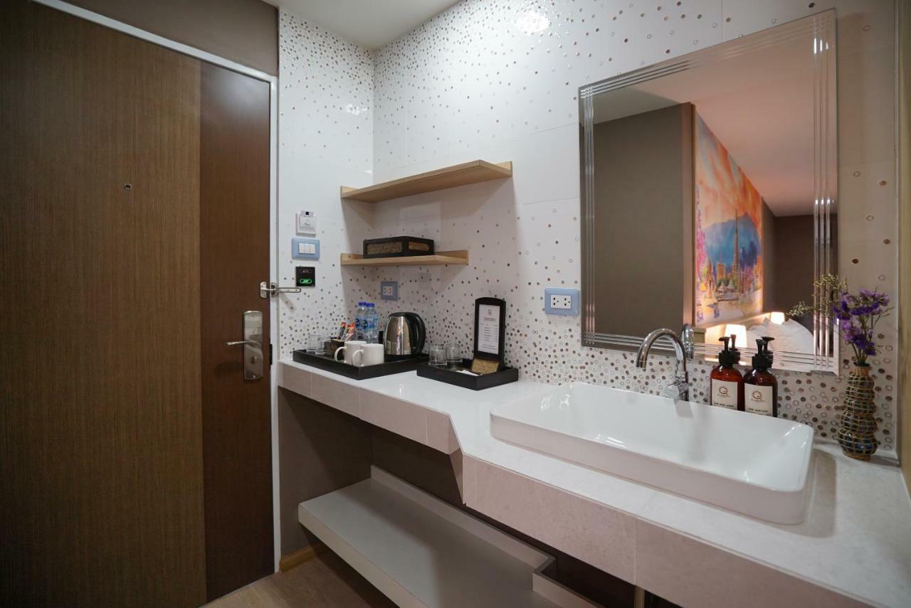 The Qube Fifty Hotel Bangkok Kültér fotó